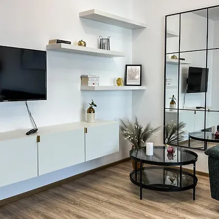 Mohost Eleven - Elegant Retreat With Mountain Views * Брашов