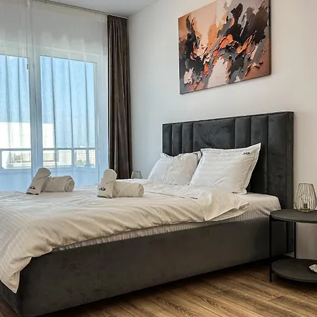 Апартаменти Mohost Eleven - Elegant Retreat With Mountain Views Брашов