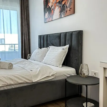 Апартаменти Mohost Eleven - Elegant Retreat With Mountain Views