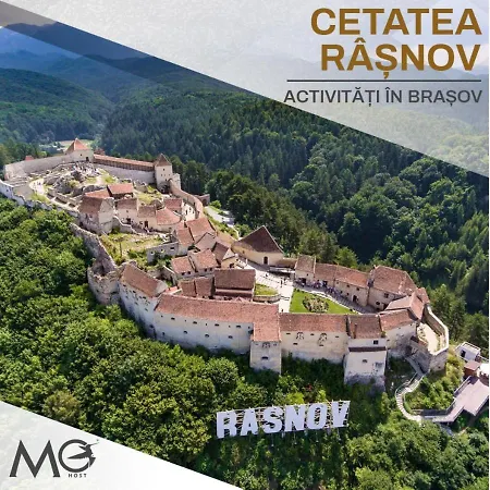 Mohost Eleven - Elegant Retreat With Mountain Views Апартаменти Брашов